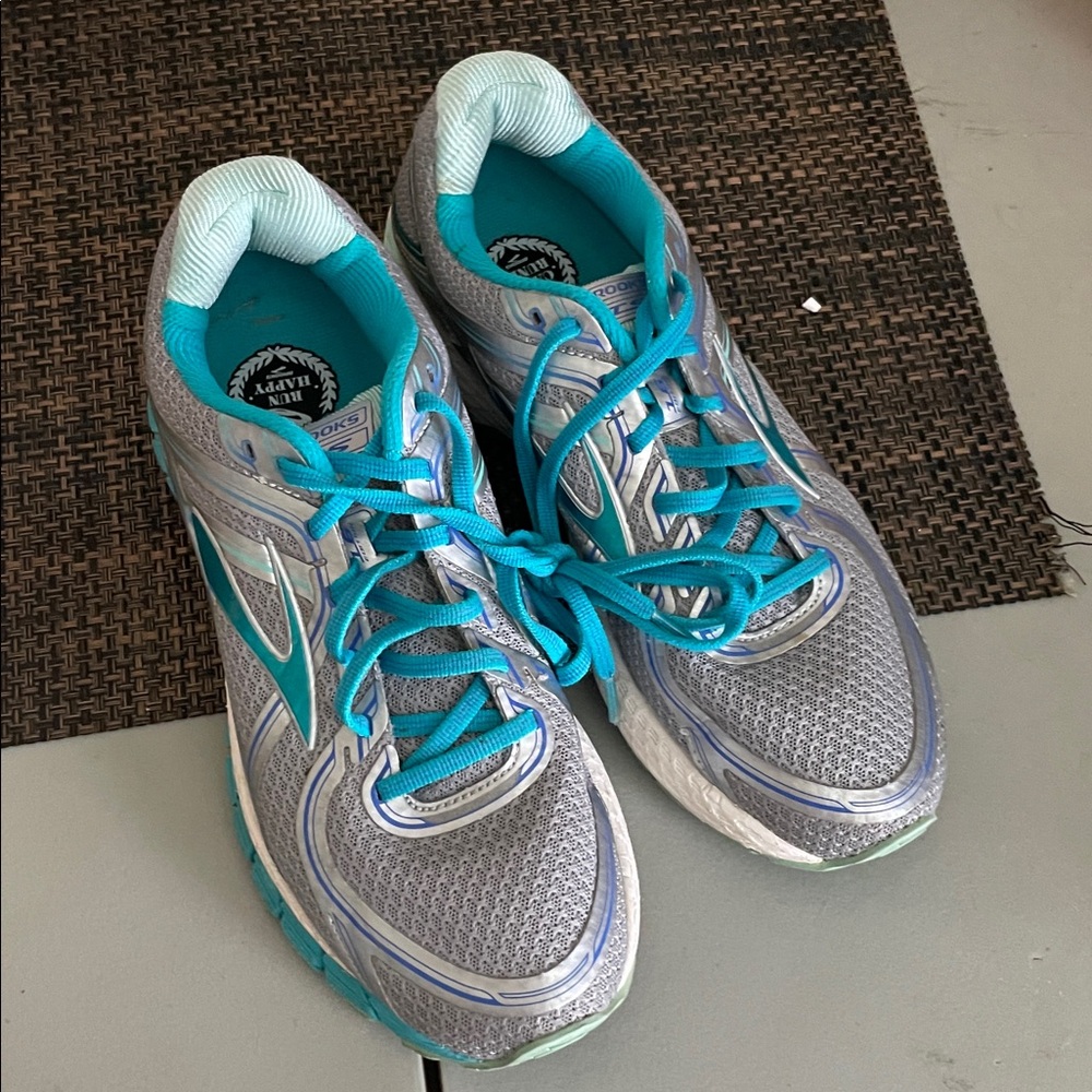Brooks Adrenaline GTS 16 Running Shoes Size 10